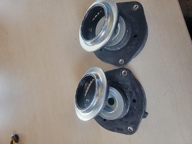 Опора стойки амортизатора переднего VKDA35122T SKF