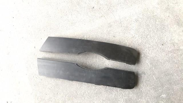 Передний правый клык бампера 8U0807380B VAG
