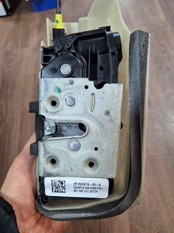Замок задней двери, левой 150067400A Tesla Model