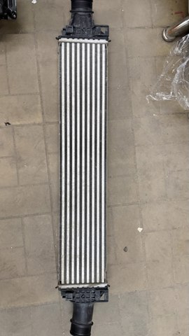8W0145805 VAG Радиатор интеркуллера купить в Полтава