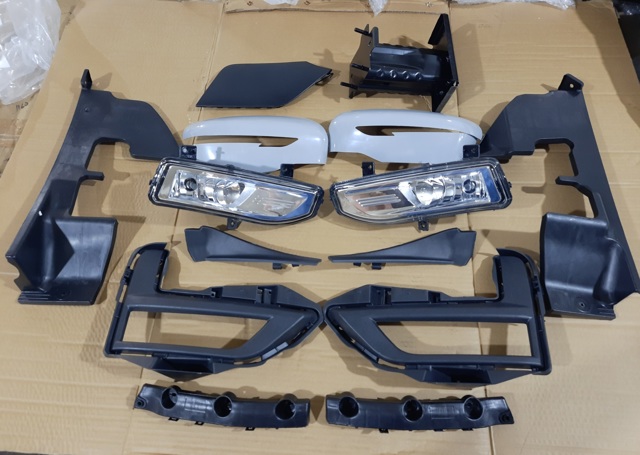 Противотуманка левая Nissan Versa NOTE