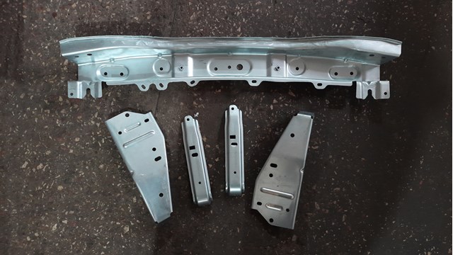 Шина бампера переднего 6400D581 КИТАЙ