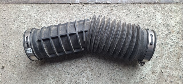 Патрубок воздушный, выход воздушного фильтра F2G39R504AB FORD