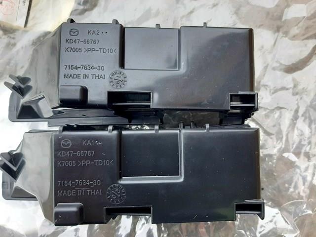 Корпус блока предохранителей KD4766767 MAZDA
