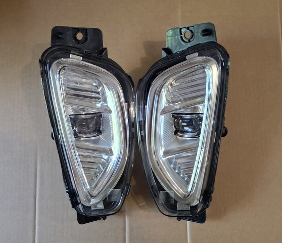 Противотуманка правая LJ6Z15200C КИТАЙ
