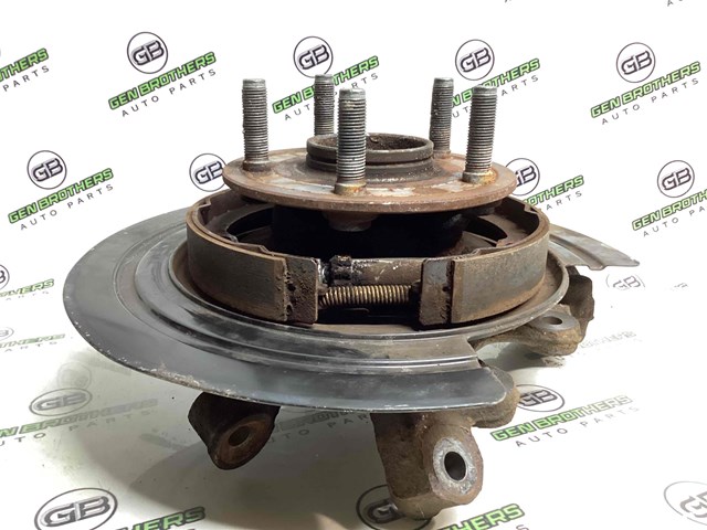 Цапфа поворотная левая 04877113AC CHRYSLER