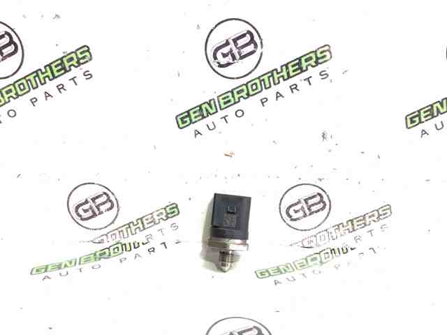 Датчик давления топлива 06J906051C VAG