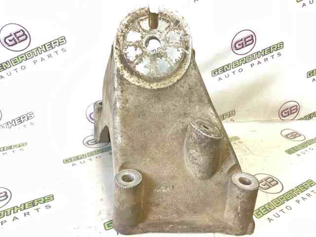 VAG 07Z199308B Кронштейн подушки (опоры) двигателя правой в наличии Житомир