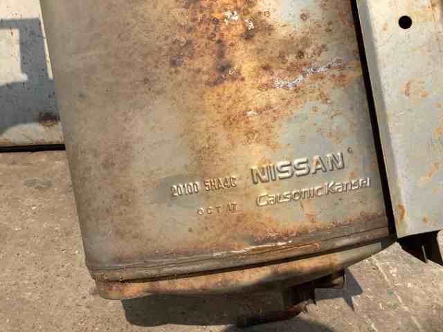 NISSAN 201004BA4A Глушитель, центральная и задняя часть в наличии Черновцы