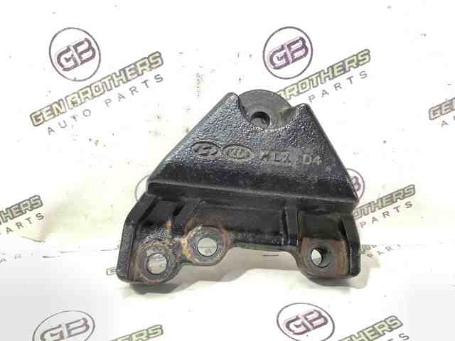Кронштейн подушки (опоры) двигателя, правой 21825C1000 HYUNDAI