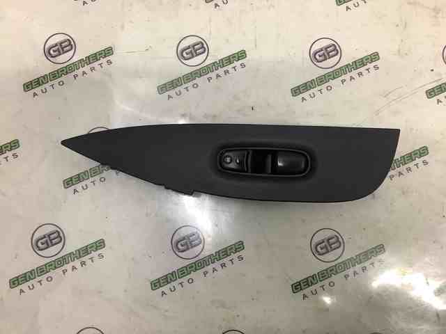 Кнопка стеклоподъемника передняя правая 254111KA5A NISSAN