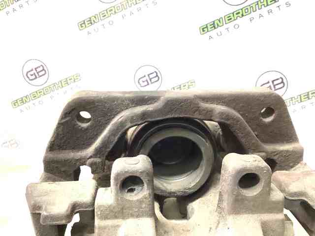 Суппорт тормозной передний правый 34116753660 BMW