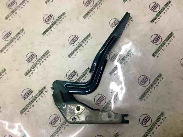 VAG 561823302D Петля капота правая в наличии Черкассы