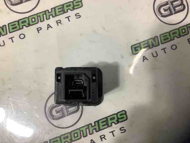 CHRYSLER 5XG28DX9AC USB-разветвитель в наличии Каменское