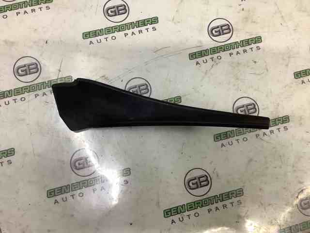 Уплотнитель арки крыла 668944CL0A NISSAN