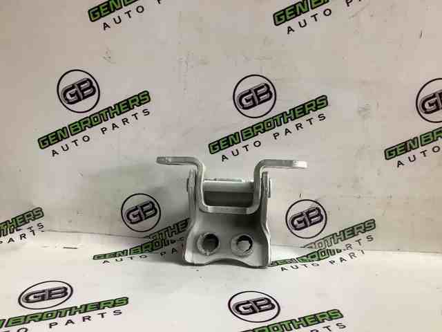 Петля передней двери правая 67420SDAA01ZZ HONDA