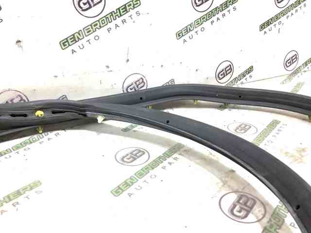 68103062AB CHRYSLER Уплотнитель двери передней правой (на двери) купить в Павлоград