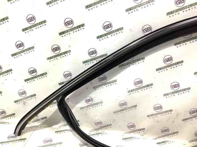 CHRYSLER 68142969AE Направляющая стекла рамки двери передней левой в наличии Ирпень