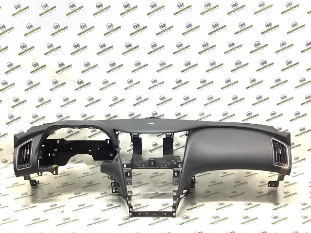 Панель приборная торпеды 682004GF1A NISSAN