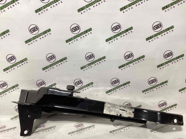 68223547AB CHRYSLER Кронштейн радиатора верхний правый купить в Кривой Рог