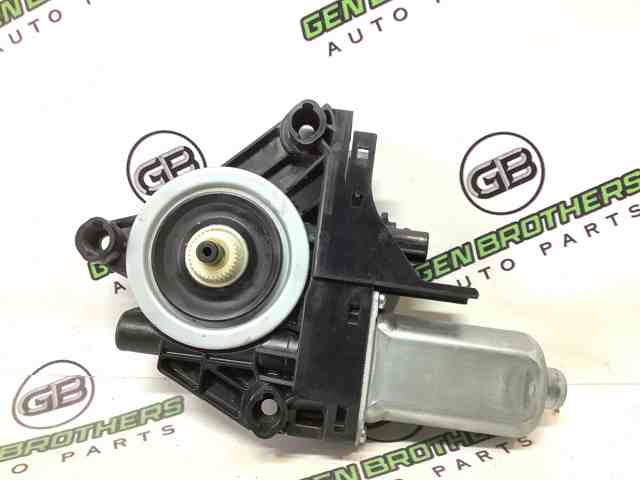 Мотор стеклоподъемника двери задней, правой 68227366AA CHRYSLER