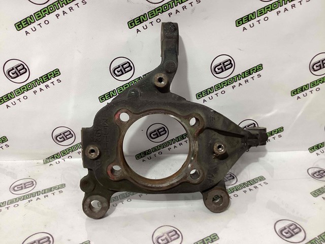 Кулак поворотный передний правый 68251820AA CHRYSLER