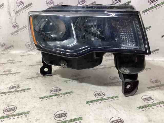 Вставка фары правой 68266646AD CHRYSLER