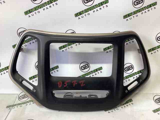 CHRYSLER 6MC961S5AA в наличии Черновцы