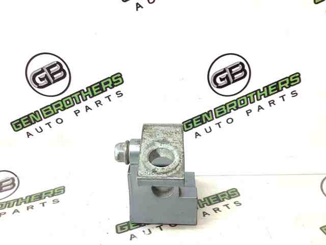 7L0833401A Петля двери задней левой купить Днепр