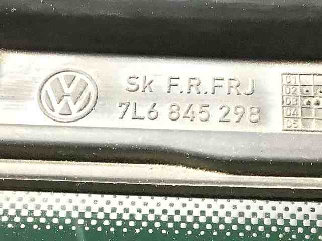 VAG 7L6845298 Стекло кузова (багажного отсека) правое в наличии Харьков