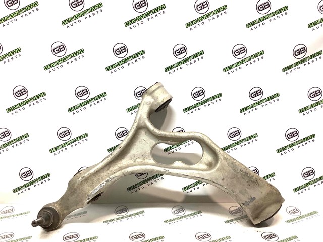 Правый рычаг передней нижней подвески 7P0407152C VAG