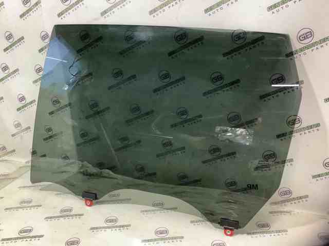 Стекло задней двери, левой 823015AA0A NISSAN