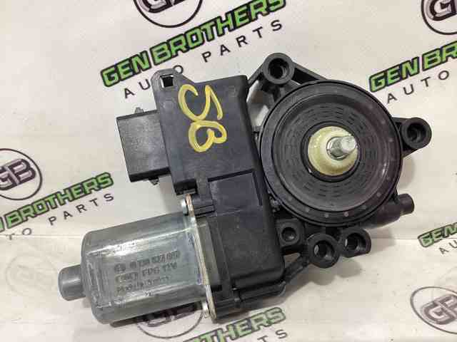 Мотор стеклоподъемника двери передней, левой 824503S011 HYUNDAI