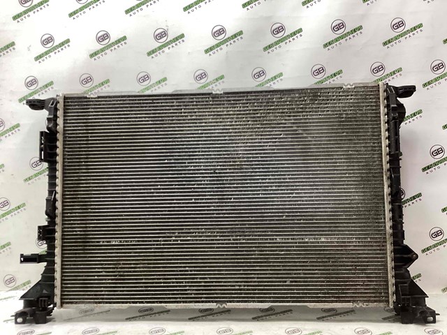 Радиатор охлаждения 8K0121251H VAG
