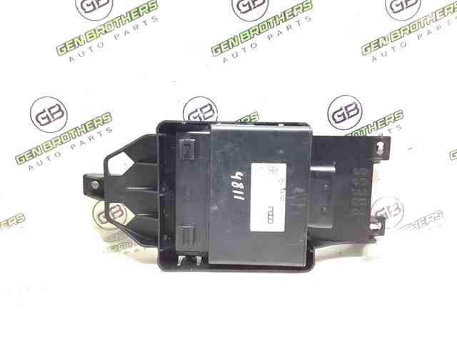 Стабилизатор напряжения 8K0959663F VAG
