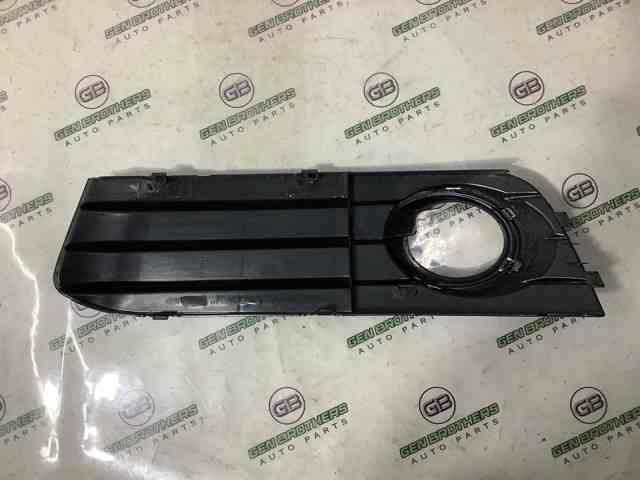 8KD807682 Решетка радиатора купить Харьков