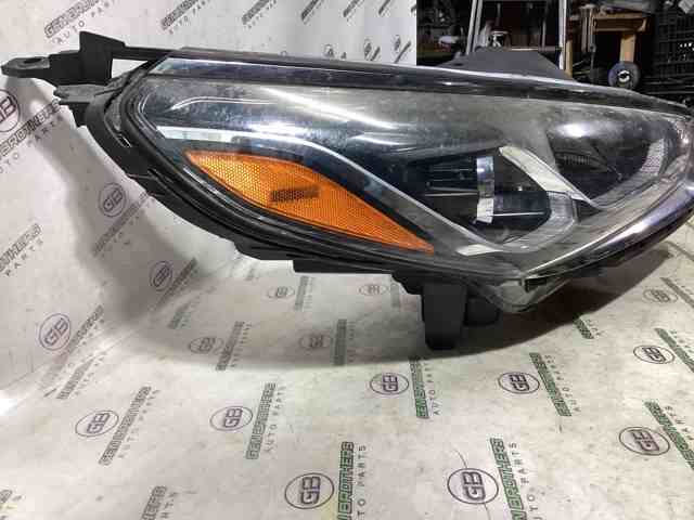 92102C2500 HYUNDAI Правая фара купить в Павлоград