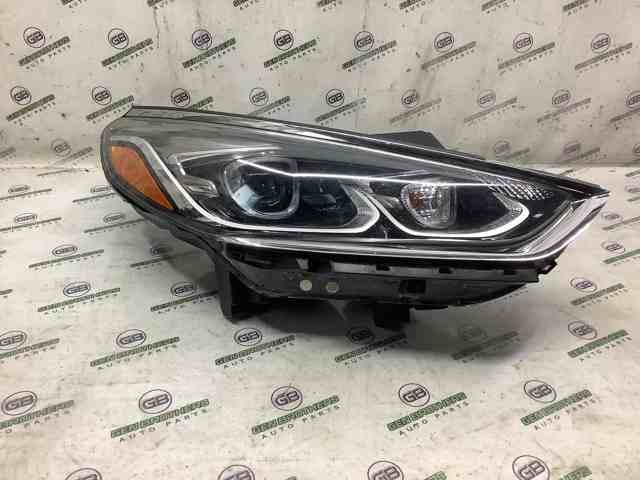 92102C2600 HYUNDAI Правая фара купить в Ирпень