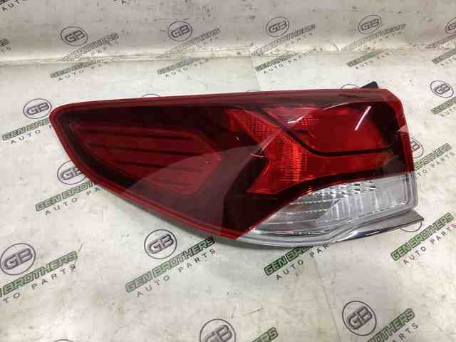 Фонарь задний правый, внешний 92401C1500 HYUNDAI