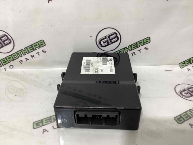 957704R000 HYUNDAI купить в Ровно
