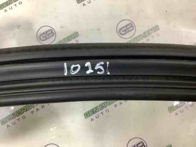 PORSCHE 95B837431 в наличии Ужгород