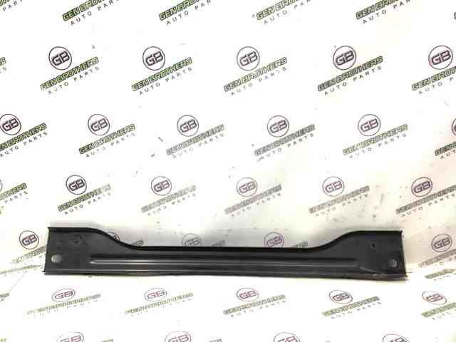 Усилитель бампера нижний LR006225 LAND ROVER