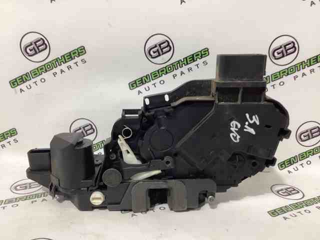 Замок двери задней левой LR011303 LAND ROVER