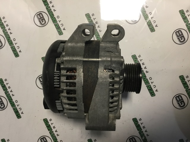 Автомобильный генератор LR022528 LAND ROVER