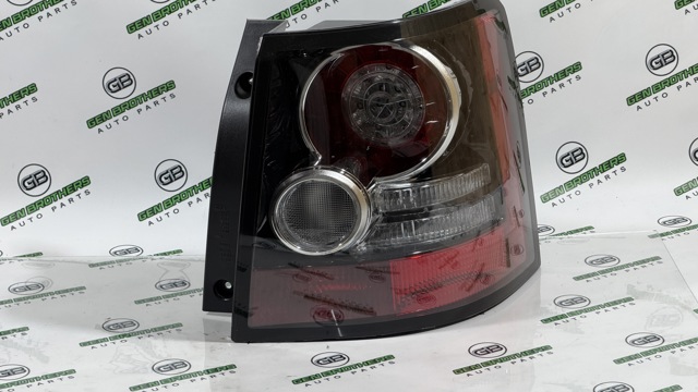 Фонарь задний правый LR036151 LAND ROVER