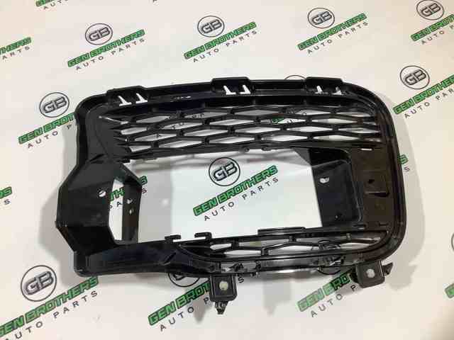 Заглушка под противотуманные фары, левая LR045034 LAND ROVER