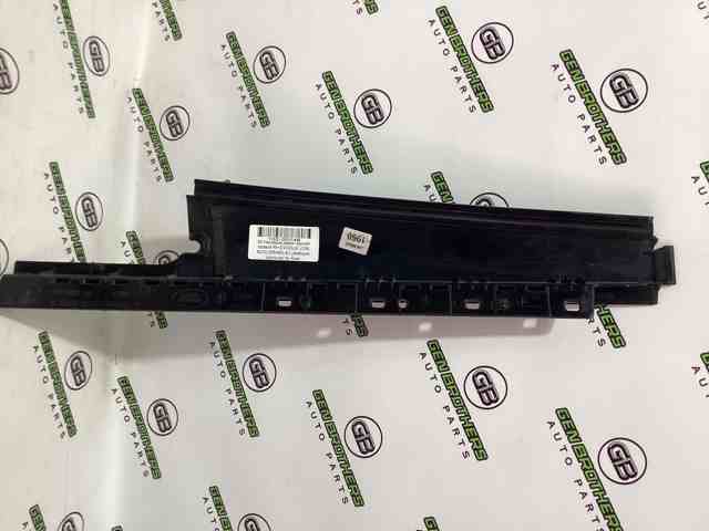 LAND ROVER LR050771 Накладка двери задней правой вертикальная в наличии Кривой Рог