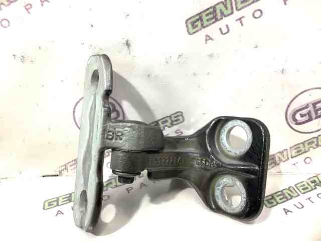 Петля передней двери правая LR056353 LAND ROVER