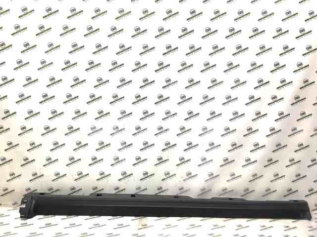 Накладка (молдинг) порога наружная левая LR058524 LAND ROVER