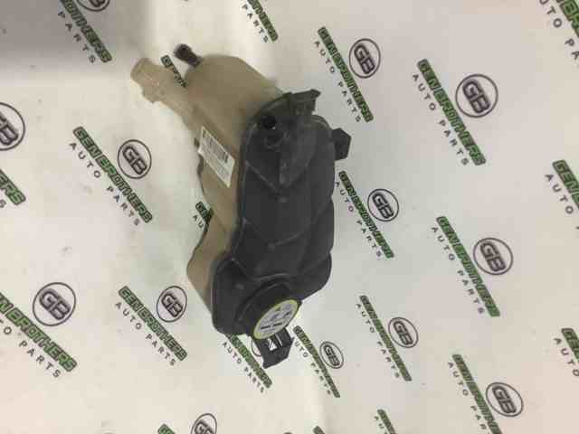 Расширительный бачок охлаждения LR060349 LAND ROVER